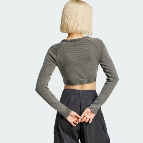 Adidas Grey ribbed Long Sleeve Crop tshirt - Picture 2 of 9